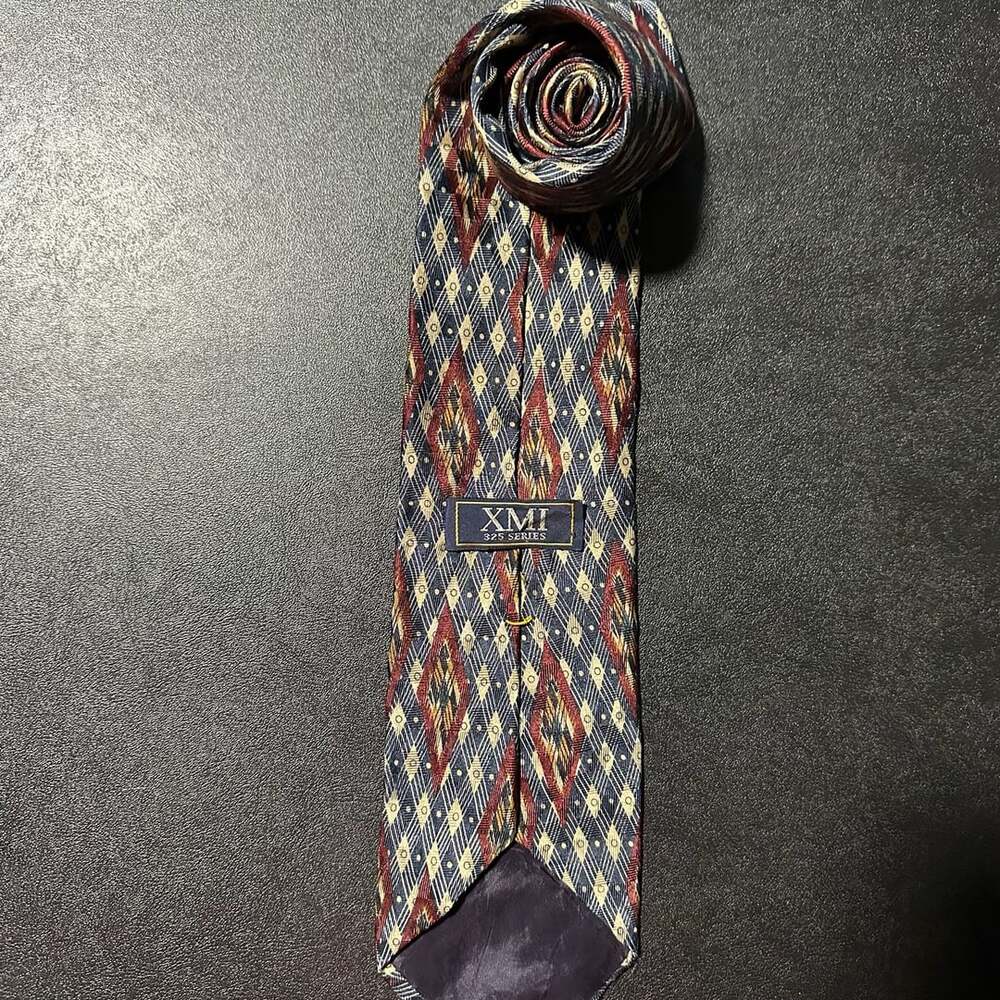 Xmi 325 Series Silk mens Necktie Geometric Diamond Pattern Blue Red